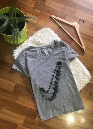 Оригінальна футболка від nike