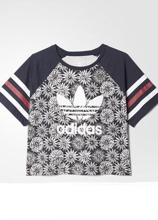 Футболка adidas вкорочена