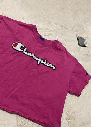 Укорочена футболка champion