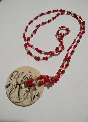 Кулон, підвіска на бісерному шнурі. без застібки.