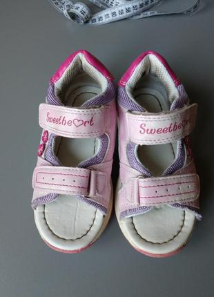 Зручні сандалики cupcake couture5 фото