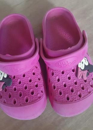Малиновые кроксы для девочки