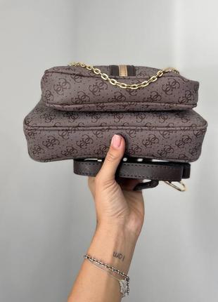 Розкішна брендова сумочка в стилі guess коричнева з ланцюжком женская шикарная коричневая сумка с цепочкой4 фото