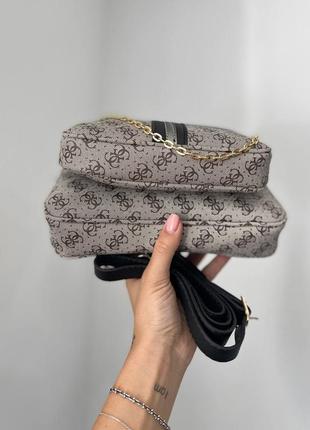 Розкішна брендова сумочка в стилі guess з ланцюжком женская шикарная сумка с цепочкой4 фото