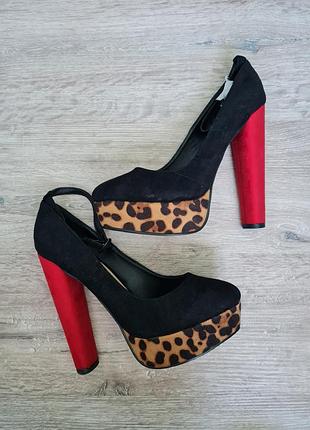 Туфлі яскраві леопард підбори justfab