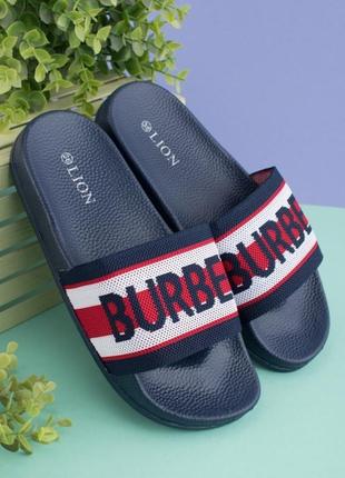 Стильні сині шльопанці шльопанці низький хід з написом з текстилю