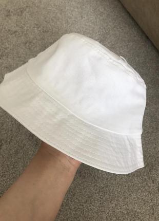 Біла Панамка