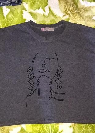 Футболка вкорочена