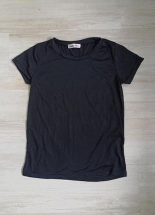 Оригінальна футболка жіноча чорна з крилами