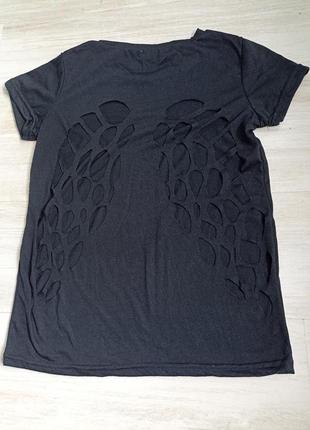 Оригінальна футболка жіноча чорна з крилами2 фото