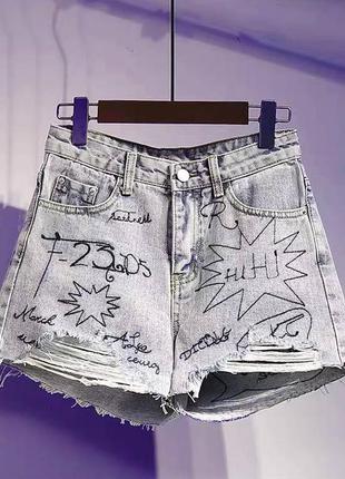 Джинсовые шорты с вышивкой
