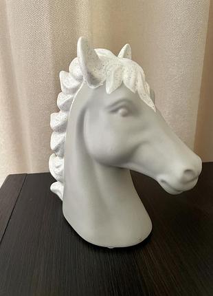 Голова коника, гарна стильна річ, english home