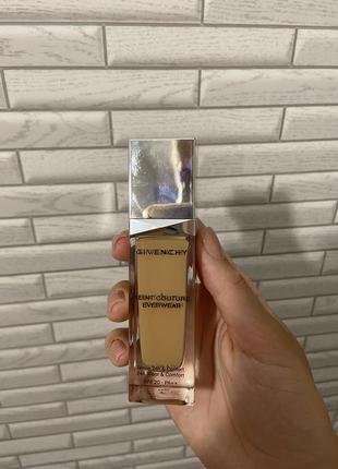 Тональна основа givenchy