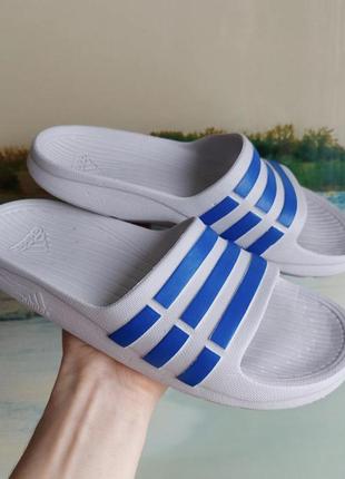 Шльопанці, сланці adidas