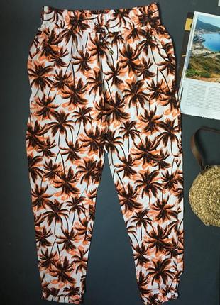 Легкие летние брюки с пальмами
