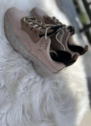 Шикарні жіночі кросівки acne studios beige5 фото