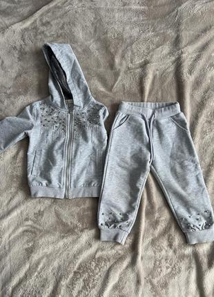 Спортивный костюм