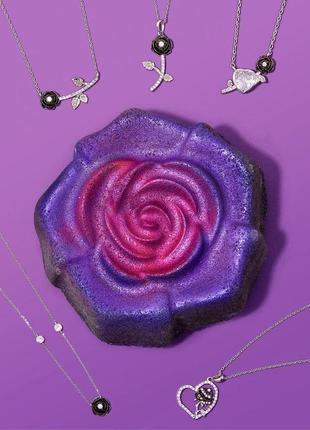 Бомбочка для ванни «midnight shimmer rose» від charmed aroma 🌸