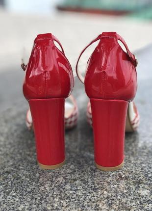Червоні туфлі на товстому каблуці 🤩👠5 фото