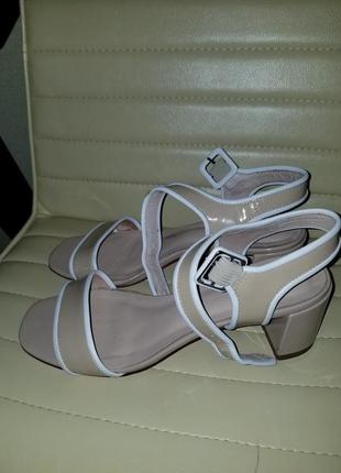 Продам шикарные кожаные босоножки tervolina