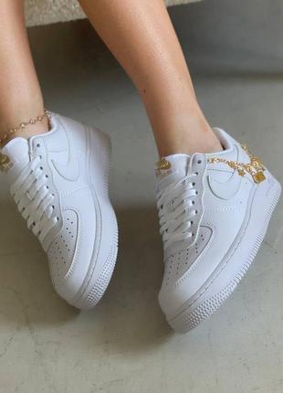 Nike air force 1 lucky charms новинка трендові білі класичні кросівки найк форс з ланцюжком белые кроссовки з цепочкой бренд8 фото