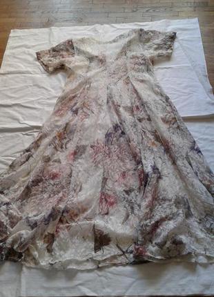 Гипюровое платье длины миди 16-тиклинка с коротким рукавом с флористичным принтом батал нюанс5 фото