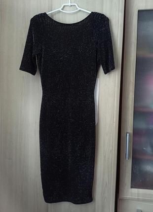 Нереально красиве плаття від river island, красива відкрита спинка , нереально виблискує вживу та дуже гарно лягає по фігурці