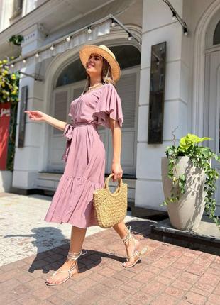 Платье миди мокко расклешенное а силуэта с открытой спиной короткими летящими свободными рукавами валанами рюшами оборками поясом в принт горошек