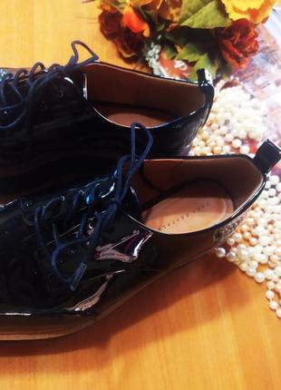 Неймовірно круті туфлі кросовки кеди на шнуровці на литій платформі zara trafaluc 39 нові лак шкіра5 фото