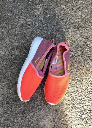Літні легкі сліпони кросівки nike roshe