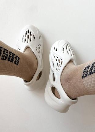 Тапочки adidas yeezy4 фото