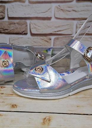 Голографические босоножки