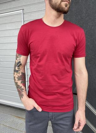 Базова, яскрава, стильна футболка червона2 фото