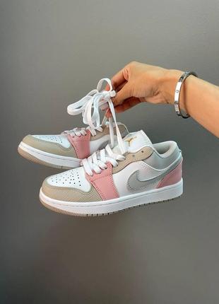 Nike jordan low pink silver white трендові кросівки найк джордан бежеві персикові низкие кроссовки беж персик