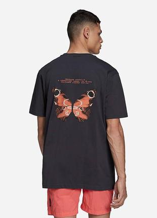 Футболка чоловіча adidas adidas originals adventure c-butterfly pocket tee2 фото