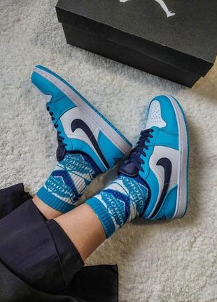 Nike air jordan retro 1 low blue white black трендові блакитні яскраві кросівки найк джордан низькі блакитні яскраві брендові кросівки3 фото