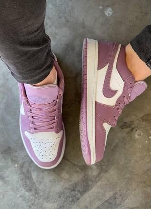 Nike air jordan retro 1 low violet white трендові кросівки найк джордан фіолетові бузкові низкие яркие брендовые кроссовки фиолетовые10 фото