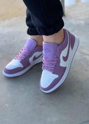 Nike air jordan retro 1 low violet white трендові кросівки найк джордан фіолетові бузкові низкие яркие брендовые кроссовки фиолетовые5 фото