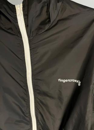 Легка куртка чорна з білою блискавкою fingercroxx5 фото