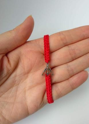 Браслет на руку червона нитка трикверт трикутник