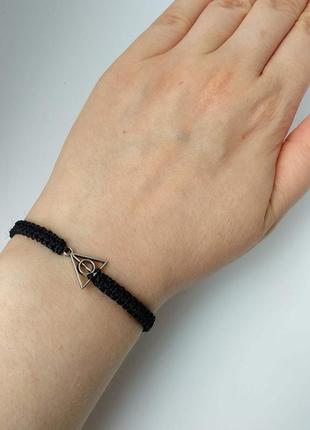 Браслет на руку чорний трикутник трикверт2 фото