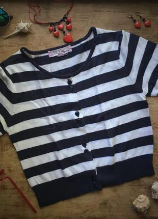 Укороченная футболка из хлопка star city knits в темно-синюю полоску с пуговицами спереди5 фото