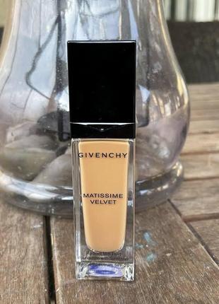 Givenchy matissime velvet fluid fondation spf20 тональный крем оттенок 01.