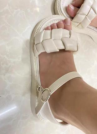 Босоніжки на дівчаток 8