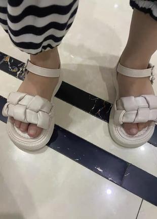 Босоніжки на дівчаток 5