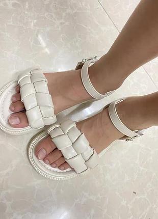 Босоніжки на дівчаток 9