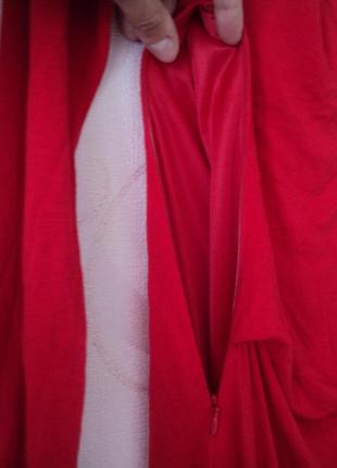 Красное обтягивающее платье3 фото