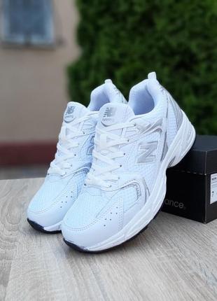 Женские кроссовки new balance