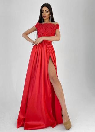 Королевское платье женское красное атласное пышное длинное вечернее кружевное шелк армани макси шикарное красивое на выпускной с разрезом на ноге
