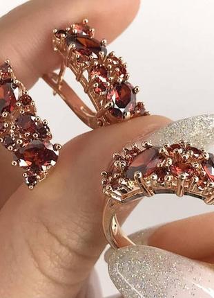 Позолочений набір комплект червоні камені кільце сережки позолоченный набор комплект сережки кольцо